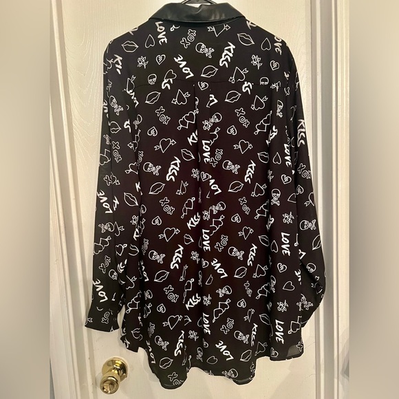 Betsey Johnson Tops - Betsey Johnson Tunic Blouse-Georgette Skull Heart Black-Torrid Plus Size 18-20